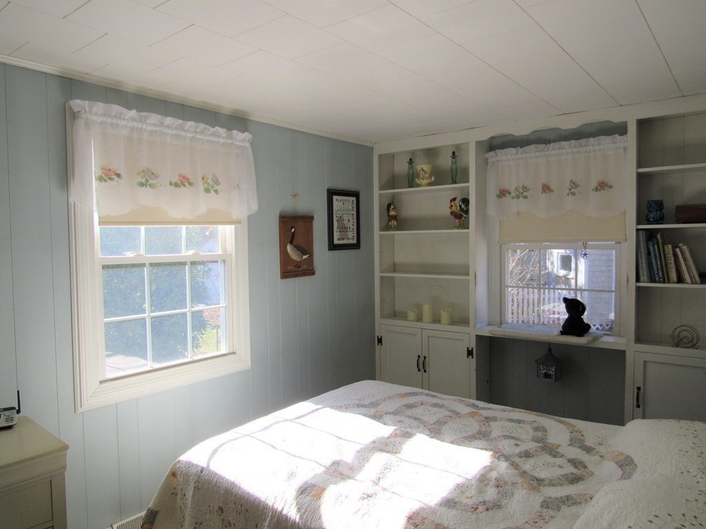 92 Hathaway Street Wareham, MA 02571 - Photo 17 of 29 a kitchen with stainless steel appliances a refrigerator and a sink