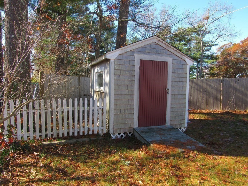 92 Hathaway Street Wareham, MA 02571 - Photo 23 of 29 a front view of a house