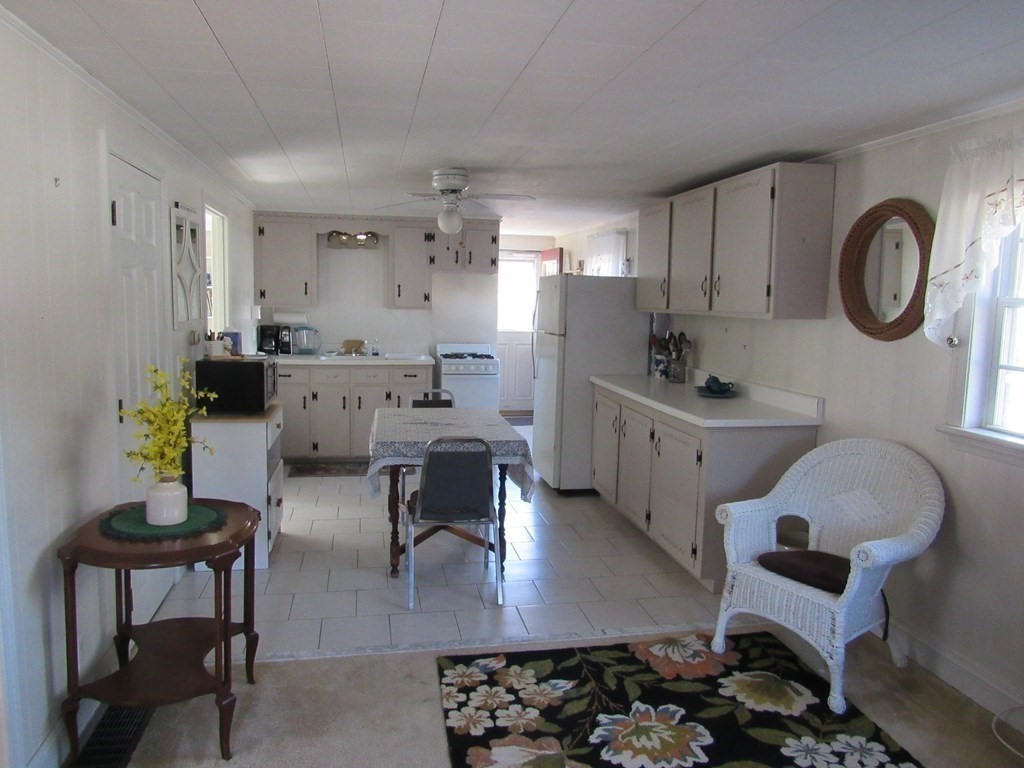 92 Hathaway Street Wareham, MA 02571 - Photo 5 of 29