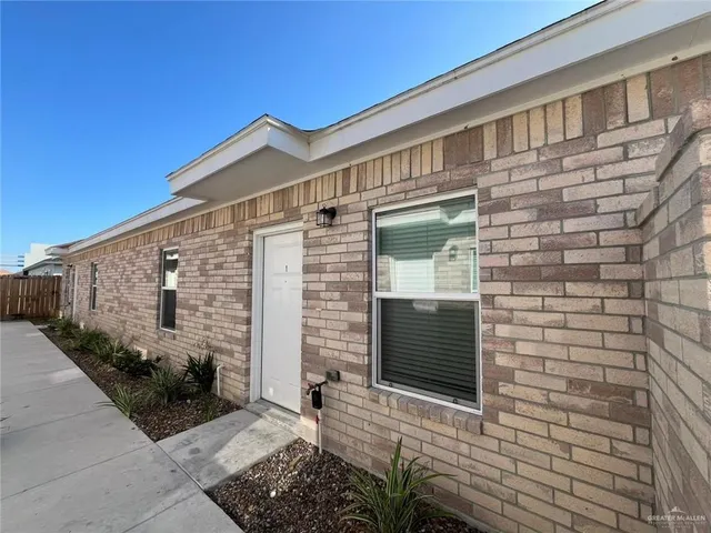 $950 | 1004 West Kohala Avenue, Unit 1, Alton, TX 78573