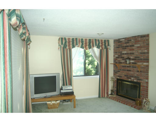 18 East Bluff Road, Unit 18 Ashland, MA 01721 - Photo 3 of 10 Gallery Image 3