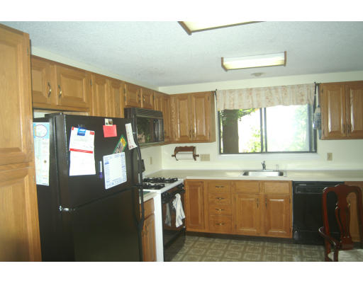 18 East Bluff Road, Unit 18 Ashland, MA 01721 - Photo 5 of 10 Gallery Image 5