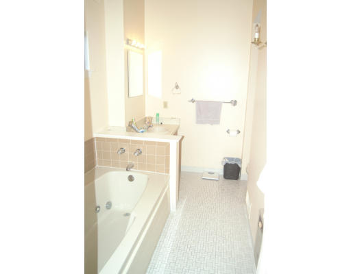 18 East Bluff Road, Unit 18 Ashland, MA 01721 - Photo 7 of 10 Gallery Image 7
