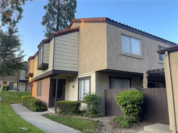 $514,999 | 9386 Mesa Verde Drive, Unit B, Montclair, CA 91763