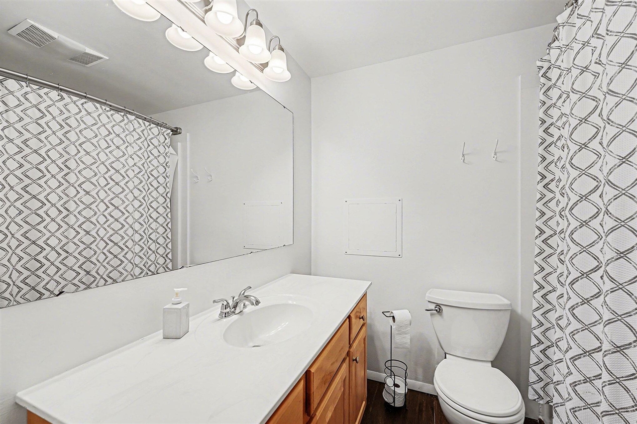 24213 Broadview Street Farmington Hills, MI 48336 - Photo 17 of 39