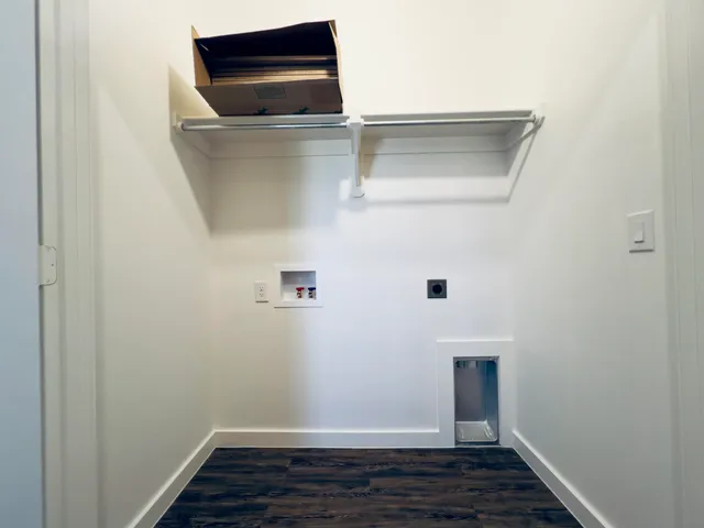 a view of utility room