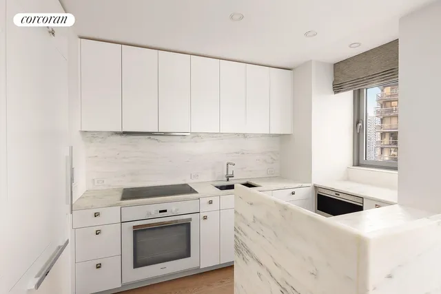 $3,050,000 | 200 East 62nd Street, Unit 22A | Lenox Hill