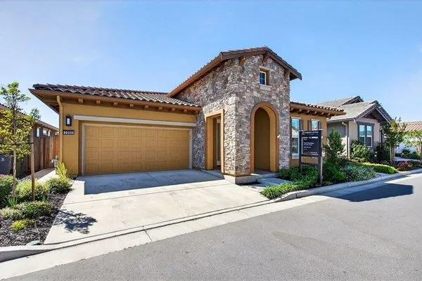$795,000 | 2080 White Oak Drive, Hollister, CA 95023