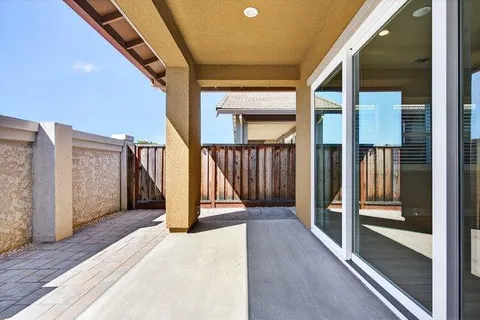 $749,000 | 2080 White Oak Drive, Hollister, CA 95023
