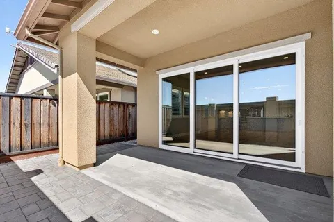 $749,000 | 2080 White Oak Drive, Hollister, CA 95023