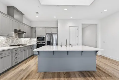 $749,000 | 2080 White Oak Drive, Hollister, CA 95023