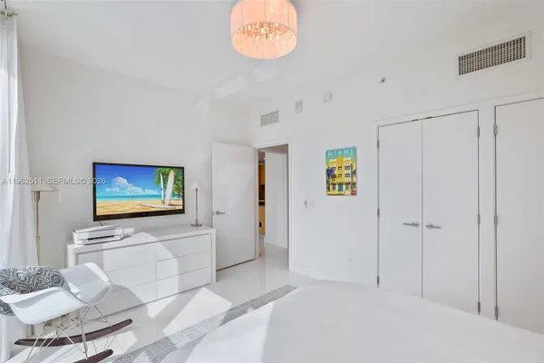 $8,200 | 6899 Collins Avenue, Unit 1410, Miami Beach, FL 33141