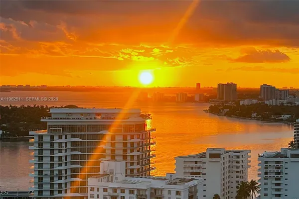 $8,200 | 6899 Collins Avenue, Unit 1410, Miami Beach, FL 33141