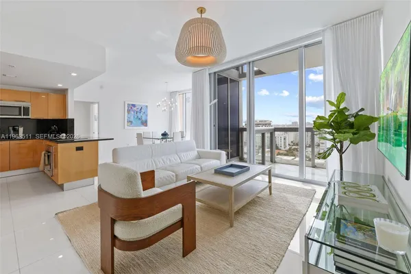 $8,200 | 6899 Collins Avenue, Unit 1410, Miami Beach, FL 33141