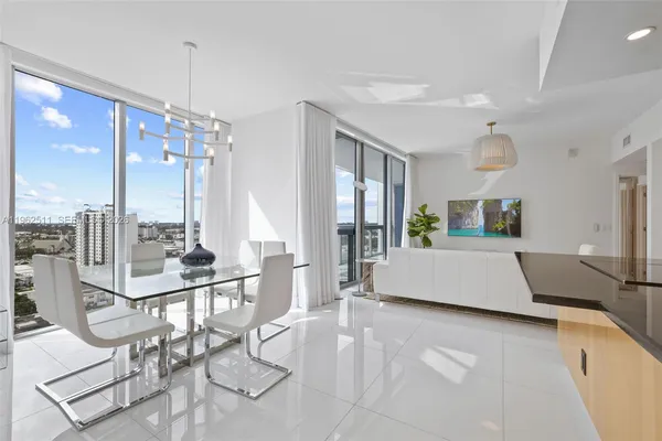 $8,200 | 6899 Collins Avenue, Unit 1410, Miami Beach, FL 33141