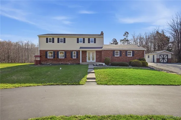 $450,000 | 7033 Derby Road, Evans, NY 14047