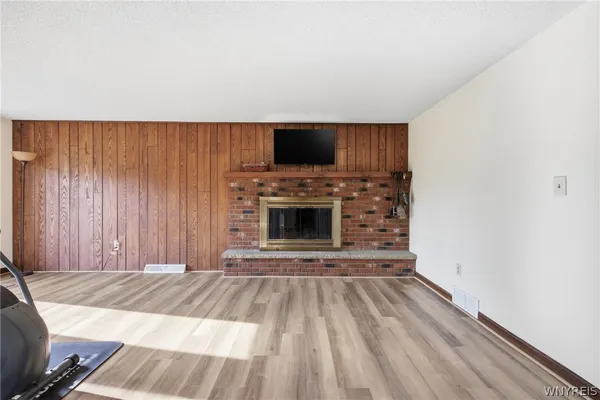 $450,000 | 7033 Derby Road, Evans, NY 14047
