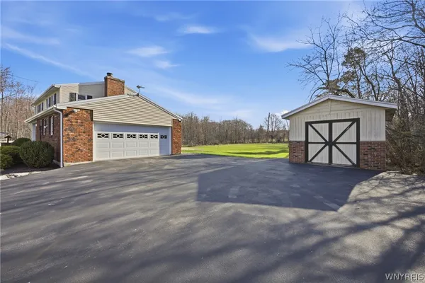 $450,000 | 7033 Derby Road, Evans, NY 14047