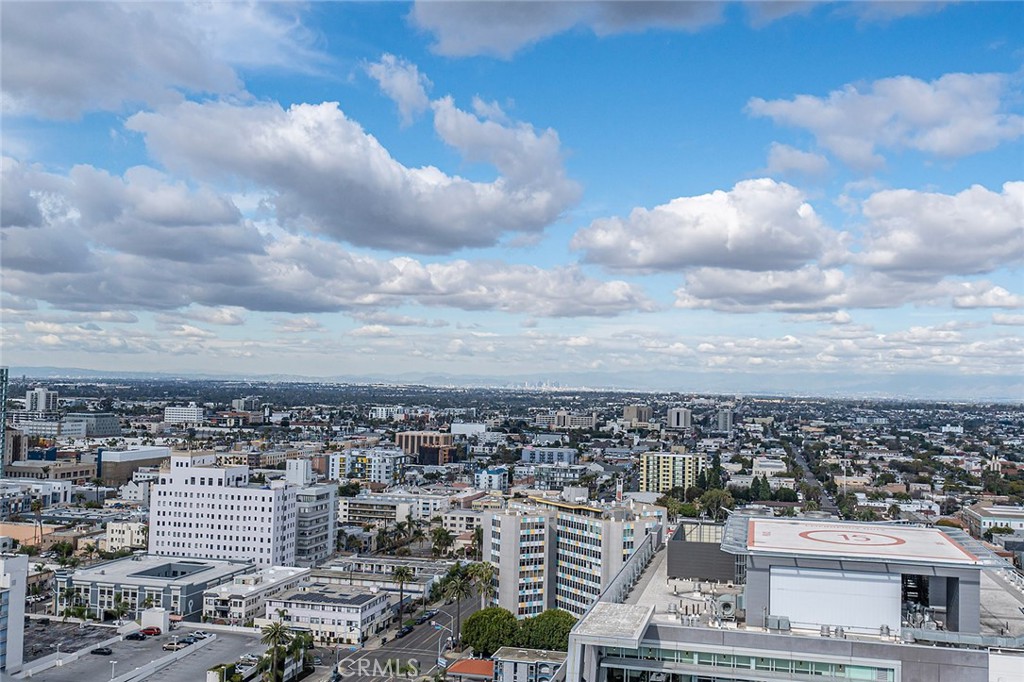 700 East Ocean Boulevard, Unit 3003 Long Beach, CA 90802 - Photo 35 of 39 an aerial view of city