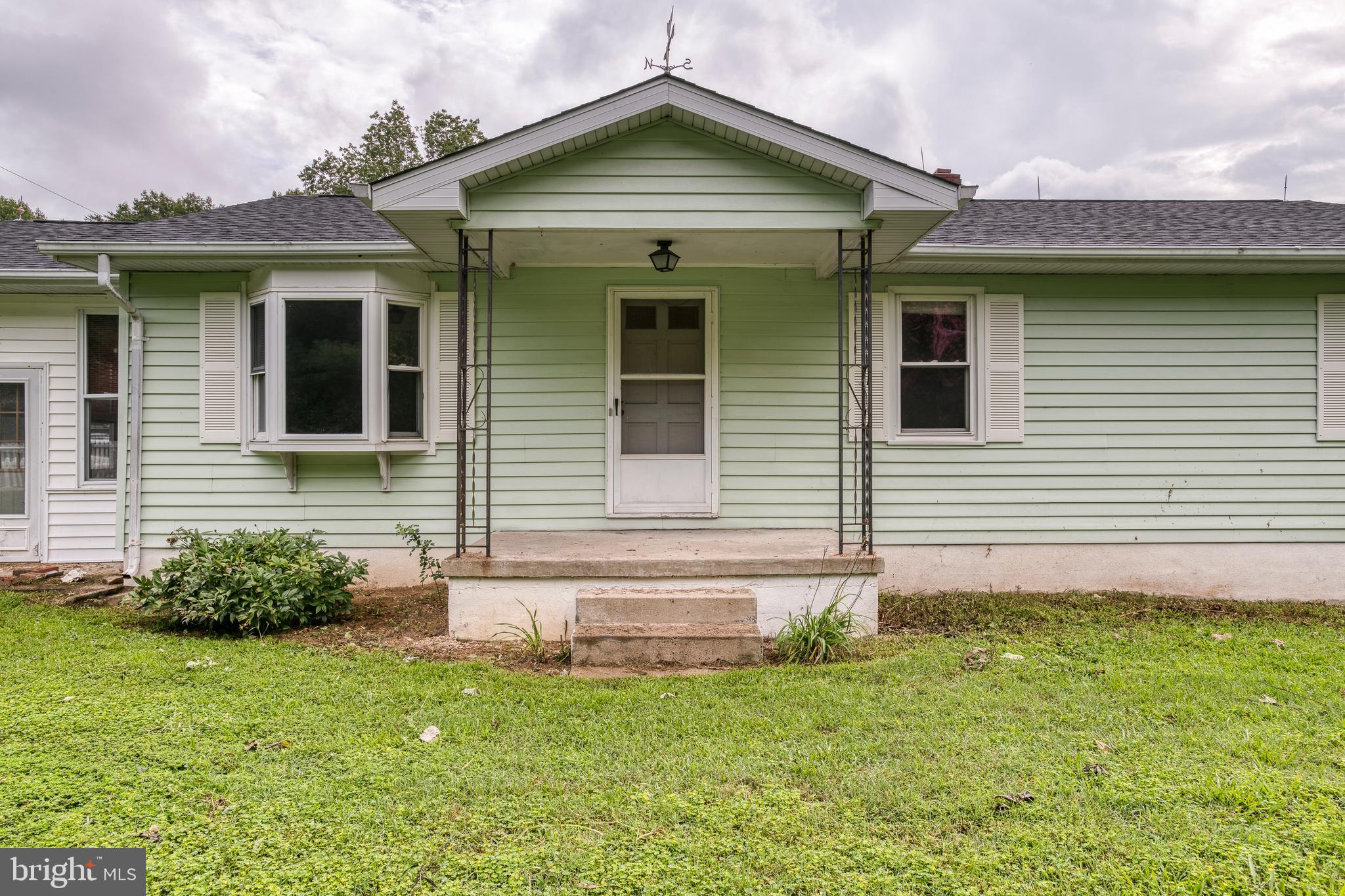13391 Sillamon Road Goldvein, VA 22720 - Photo 4 of 48 Gallery Image 4