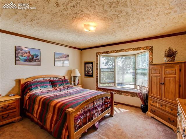 13802 South Perry Park Road Larkspur, CO 80118 - Photo 10 of 36 Gallery Image 10