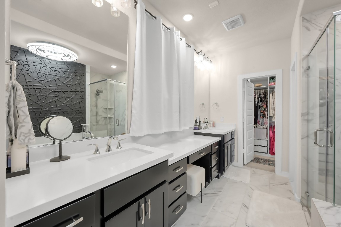 6718 Waxbill Road Katy, TX 77493 - Photo 22 of 48 Primary bathroom