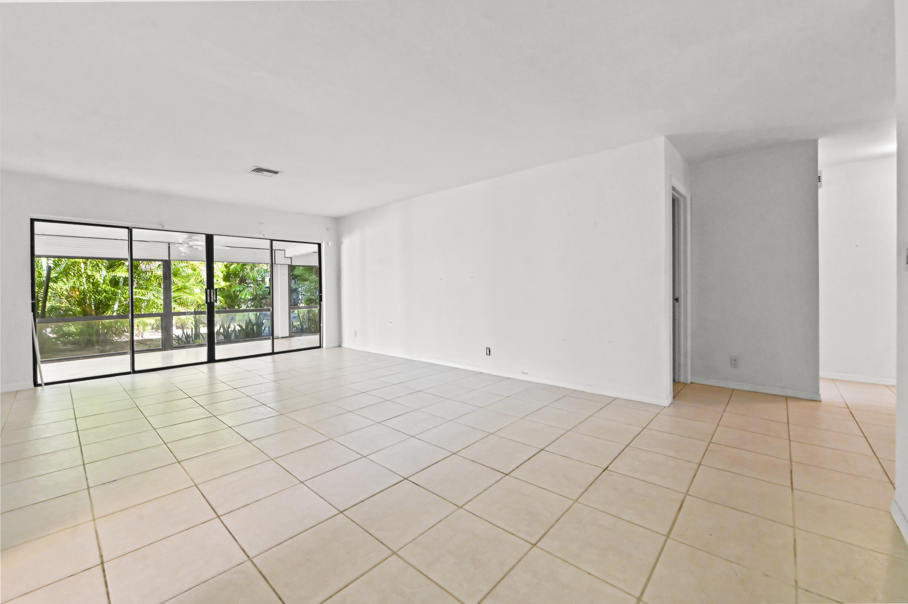 329 Knob Hill Boulevard Boca Raton, FL 33431 - Photo 9 of 35 Living Room