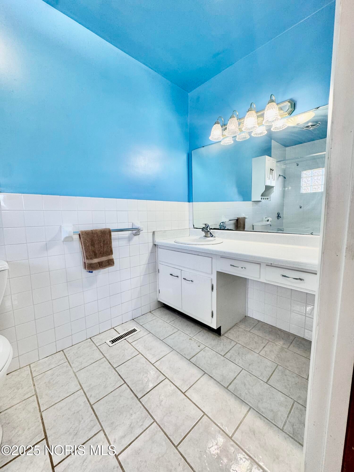 4769 Huber Road Hicksville, OH 43526 - Photo 18 of 25 Primary Bathroom