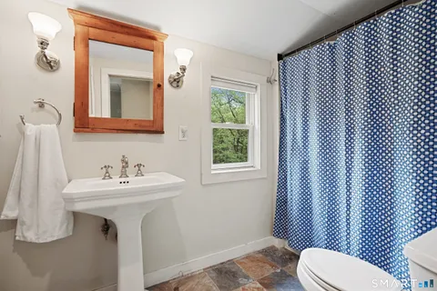 $825,000 | 81 Pinetree Road, Redding, CT 06896