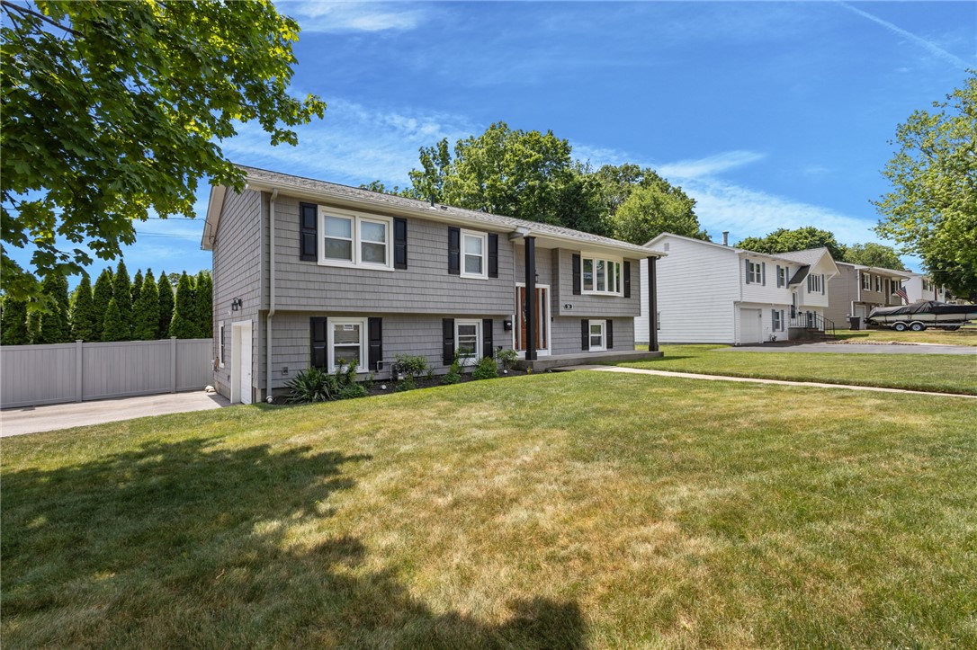 38 Bateman Avenue Cranston, RI 02920 - Photo 2 of 41