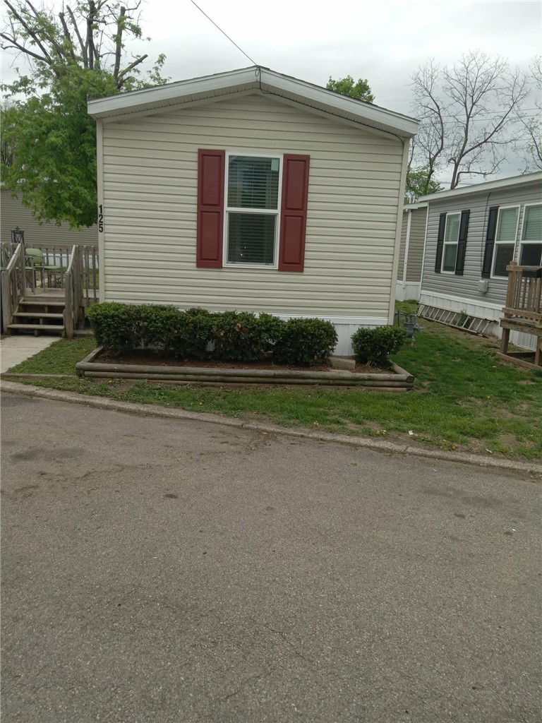 125 Blackberry Road Dayton, OH 45431 - Photo 3 of 9