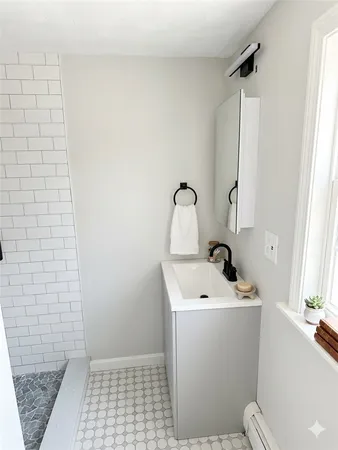 $2,800 | 4 Shaws Lane, Bristol, RI 02809