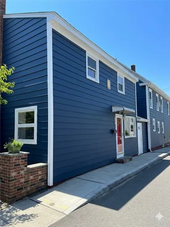$2,800 | 4 Shaws Lane, Bristol, RI 02809