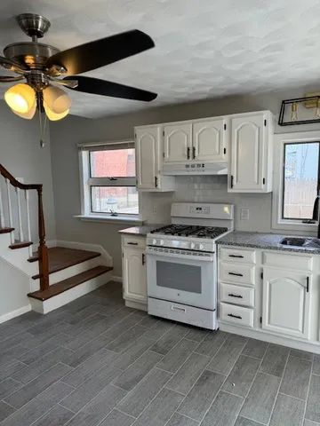 $2,800 | 4 Shaws Lane, Bristol, RI 02809