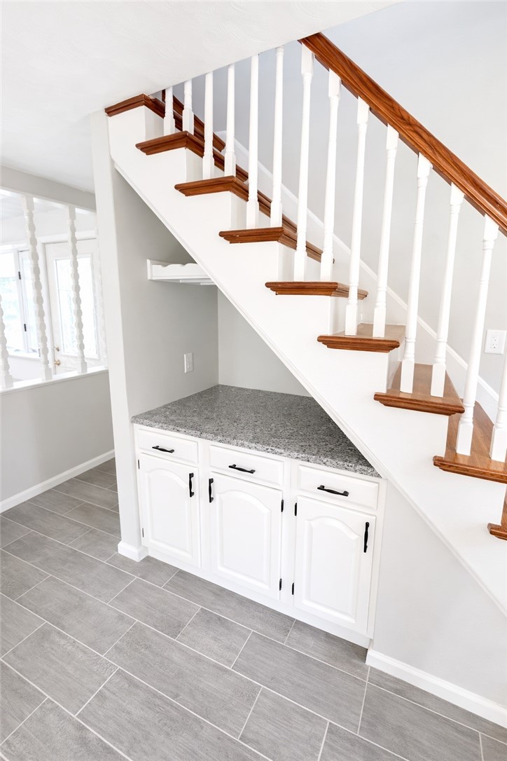 4 Shaws Lane Bristol, RI 02809 - Photo 2 of 16
