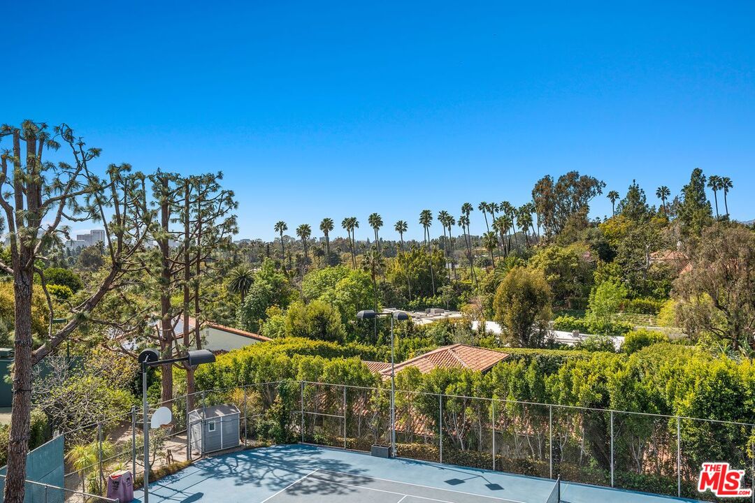 1005 Elden Way Beverly Hills, CA 90210 - Photo 22 of 62 a view of a city