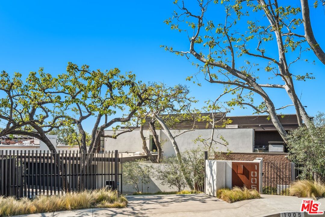1005 Elden Way Beverly Hills, CA 90210 - Photo 5 of 62
