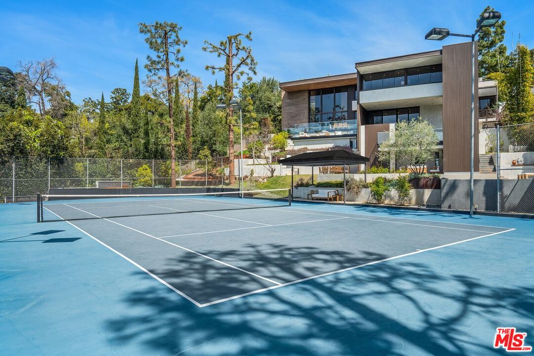1005 Elden Way Beverly Hills, CA 90210 - Photo 54 of 62 a view of a basket ball ground