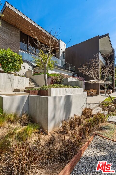 1005 Elden Way Beverly Hills, CA 90210 - Photo 58 of 62