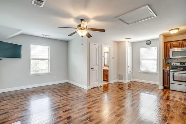 $1,700 | 4203 Aspen Grove Court, Unit GARAGE, Arlington, TX 76005