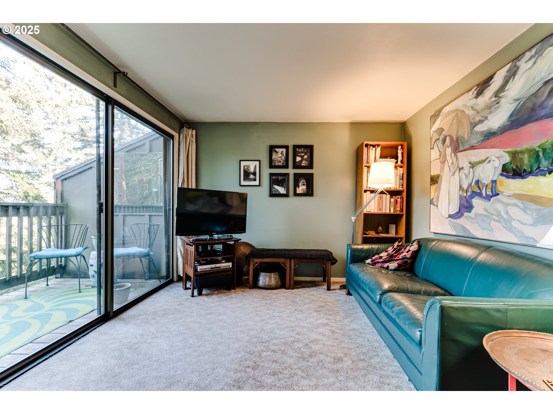 218 Trailside Loop, Unit 218 Eugene, OR 97405 - Photo 8 of 46 Living Room