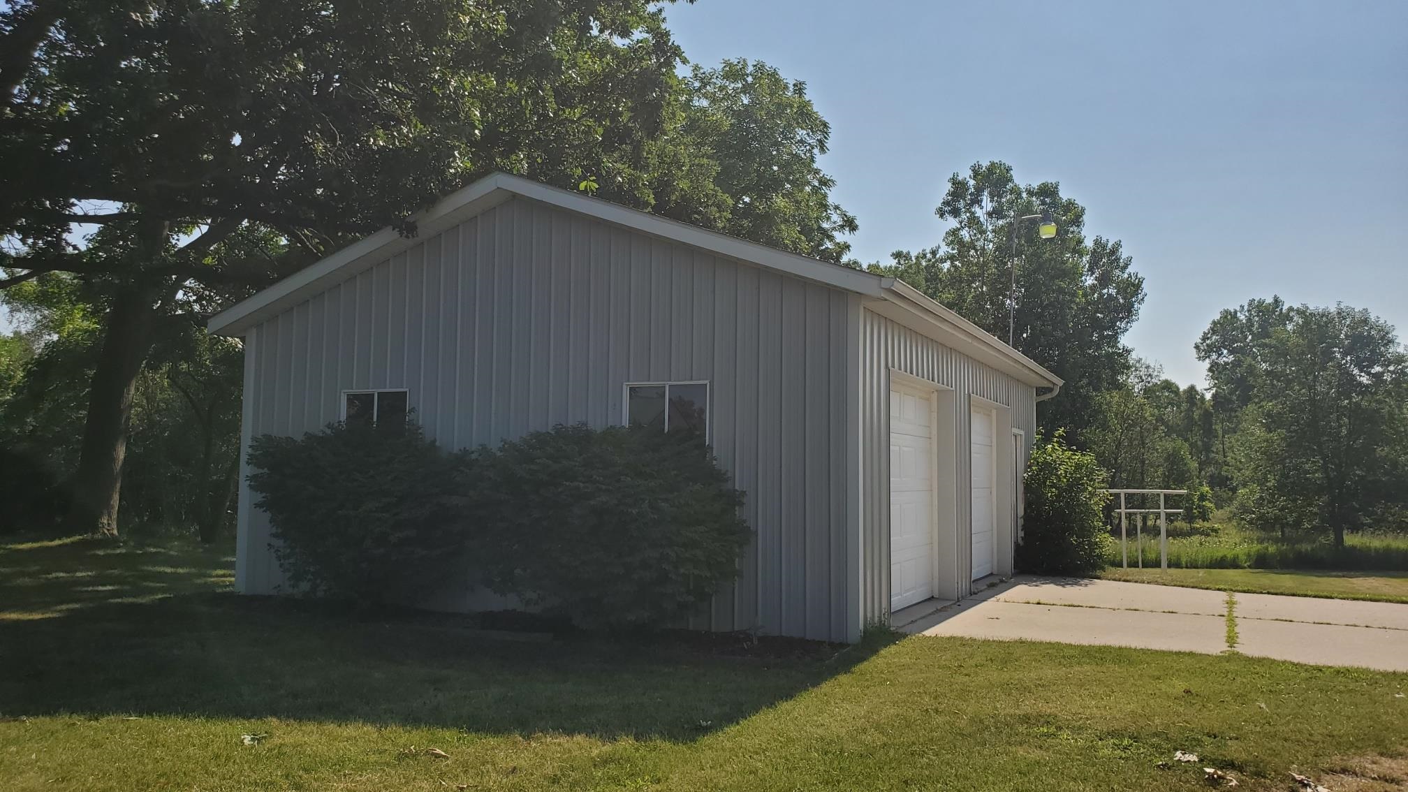 5869 South Mission Road Mount Pleasant, MI 48858 - Photo 5 of 19 1947716-74d9c1c4-fa5f-412e-8938-3bb293b09a67.JPG