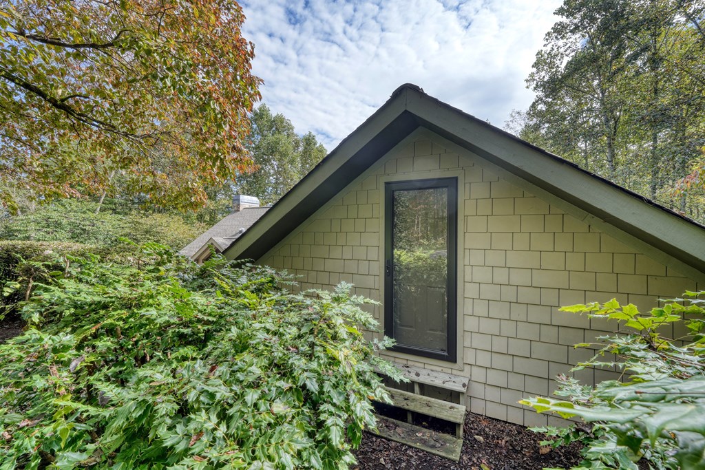 197 Eagles View Road Hayesville, NC 28904 - Photo 41 of 53 a backyard of a house with lots of green space