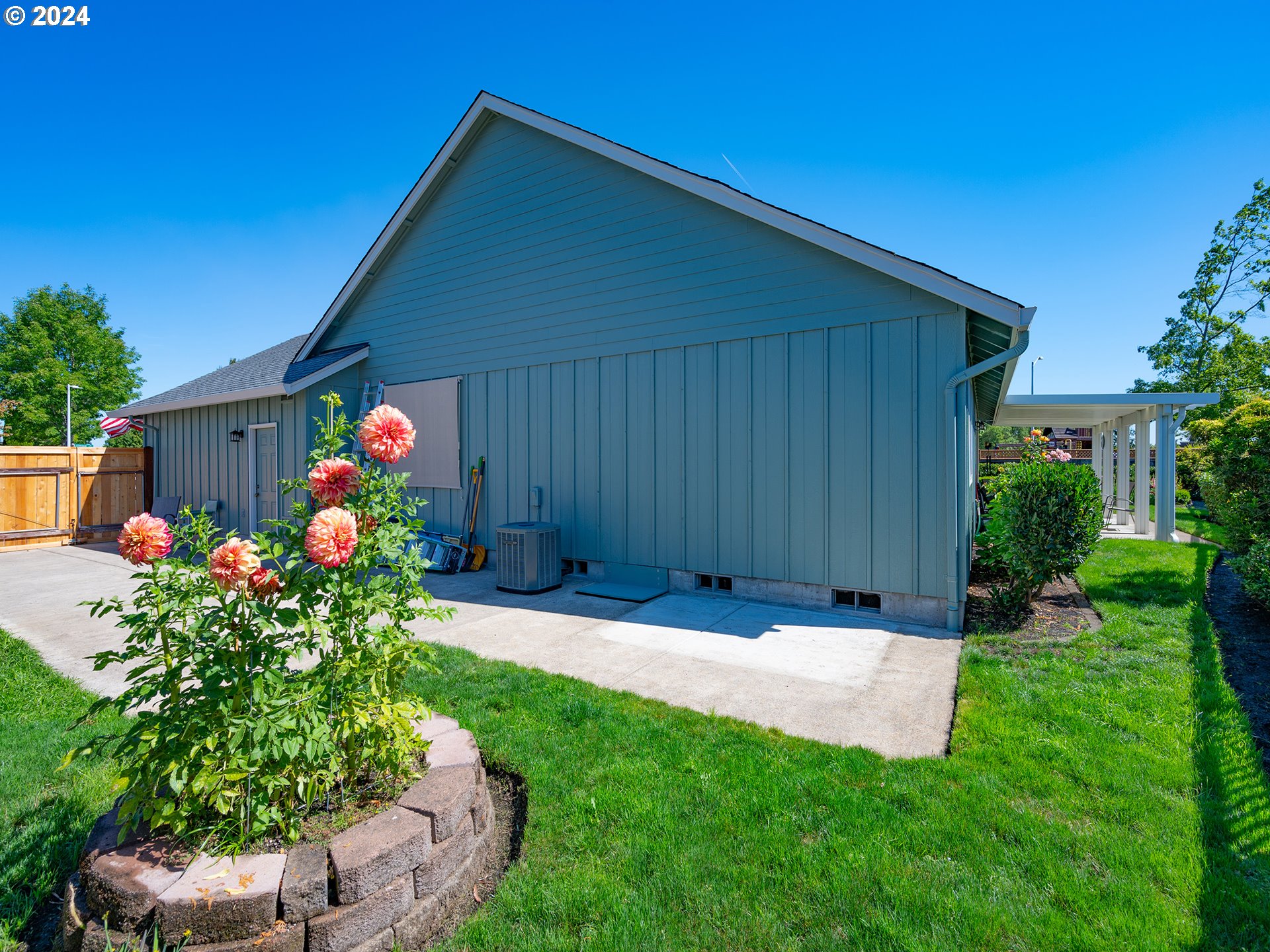 5912 Jordan Drive Eugene, OR 97402 - Photo 6 of 39