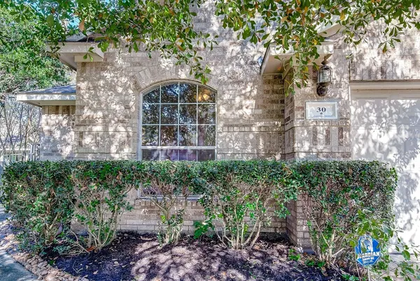 $2,370 | 30 Hermit Thrush Place, The Woodlands, TX 77382