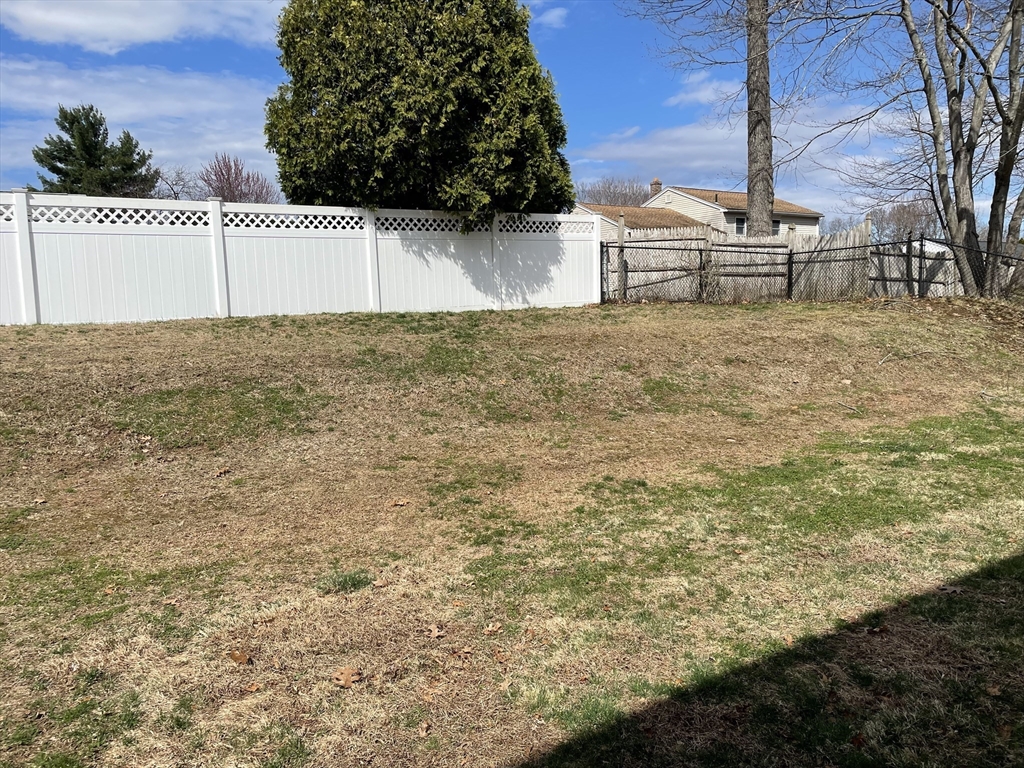 38 Driftwood Road Springfield, MA 01128 - Photo 28 of 29