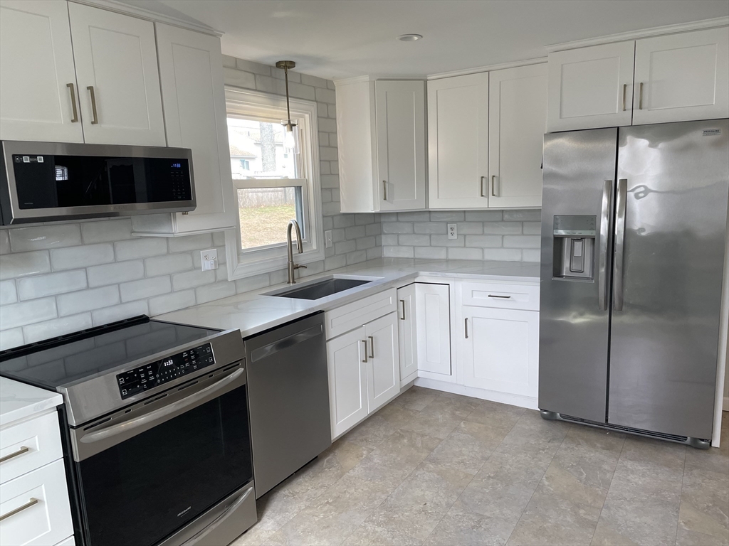 38 Driftwood Road Springfield, MA 01128 - Photo 5 of 29