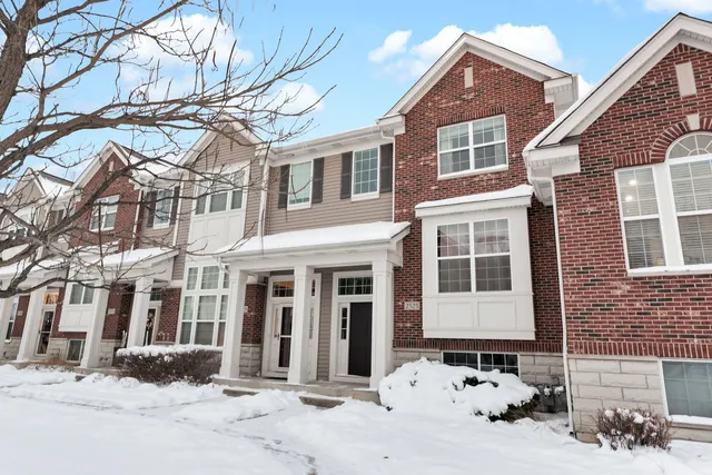 $3,090 | 2525 Dunraven Avenue, Naperville, IL 60540