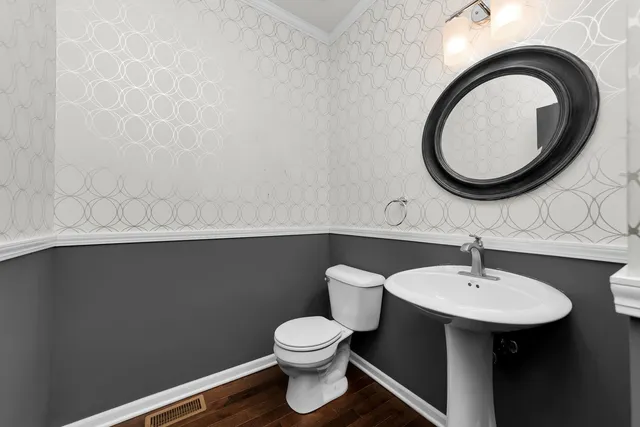 $3,090 | 2525 Dunraven Avenue, Naperville, IL 60540