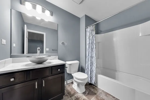 $3,090 | 2525 Dunraven Avenue, Naperville, IL 60540